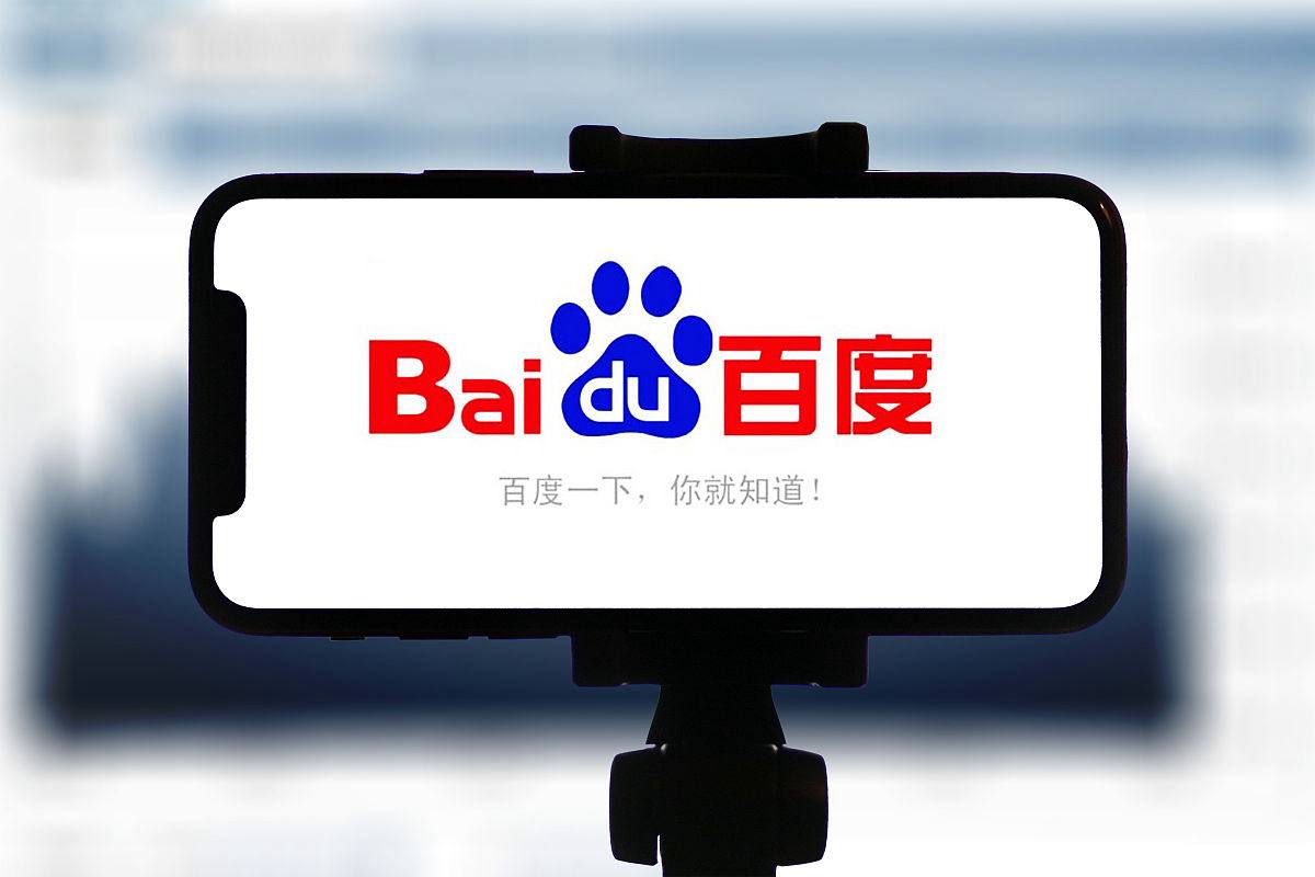 张杰演唱会电力故障用喇叭唱逆战